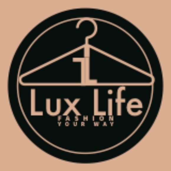 Purveyor of mostly new fashion, beauty & more. Specializing in luxury designers! - Picture 1 of 1